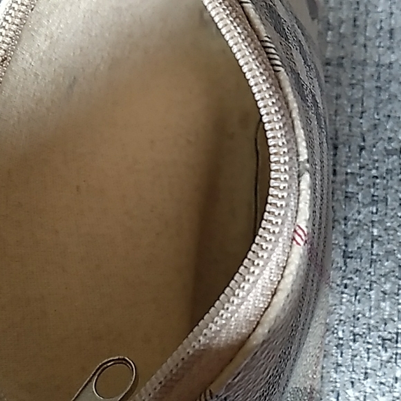 Burberry plaid pattern purse - Picture 3 of 5